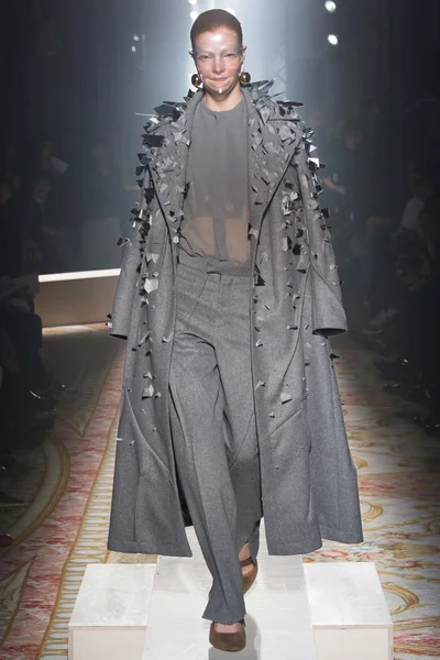 Look 43